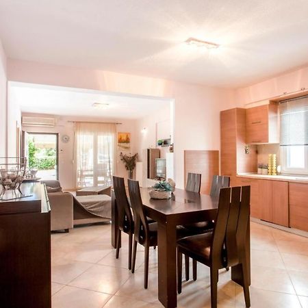Sea La Vie Apartment Hanioti Eksteriør billede